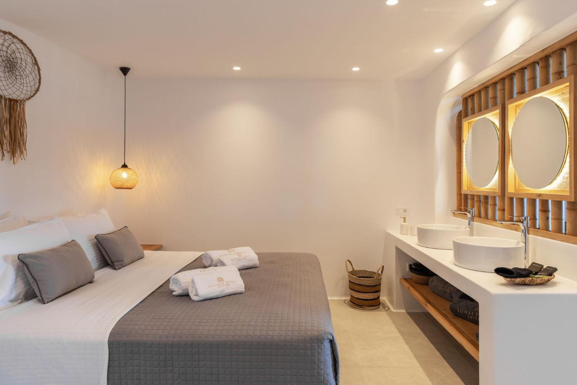 Sunset Hill Suites Mykonos Town Esterno foto