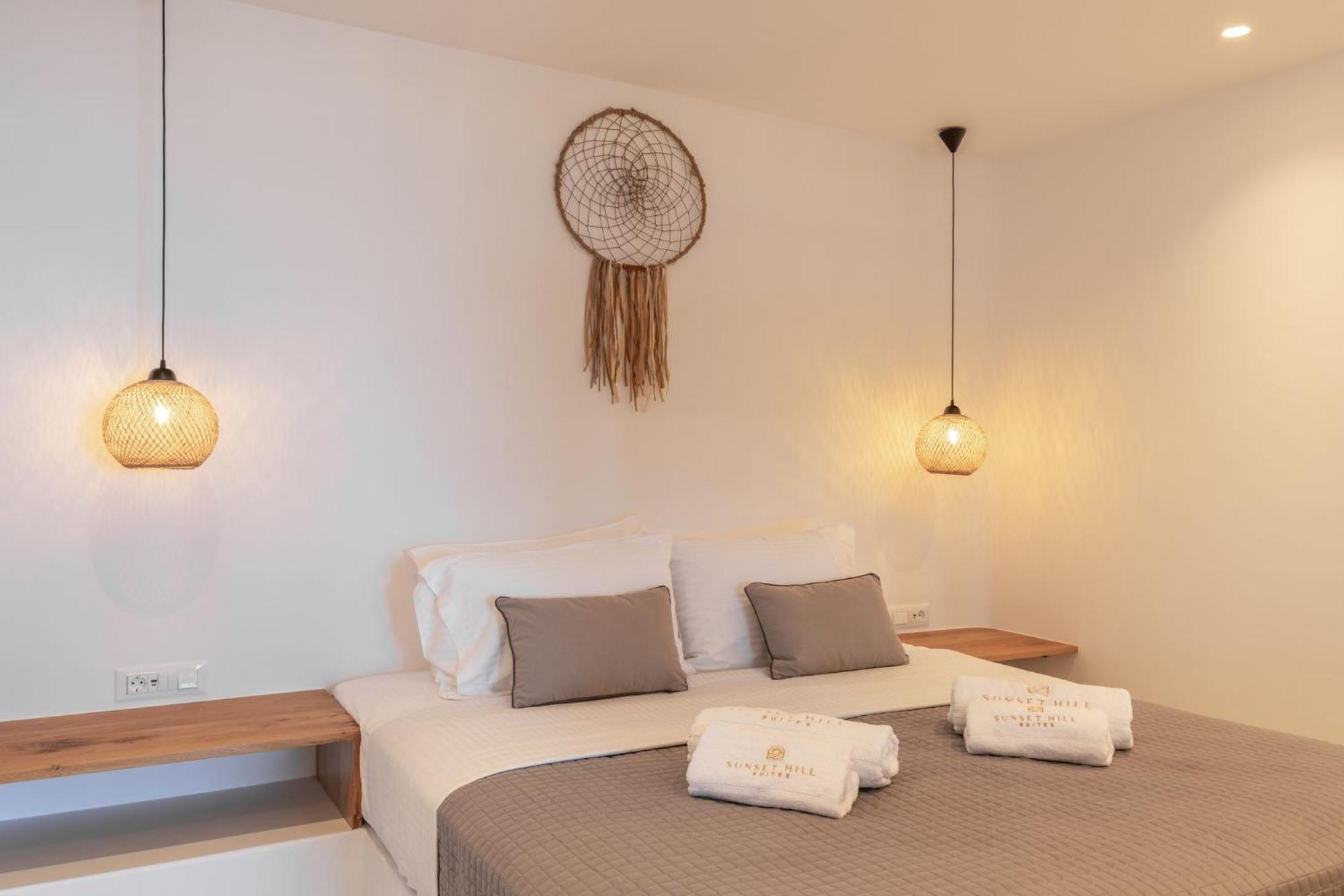 Sunset Hill Suites Mykonos Town Esterno foto