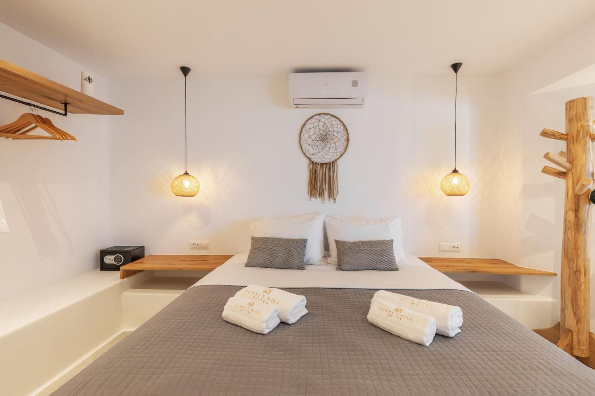 Sunset Hill Suites Mykonos Town Esterno foto