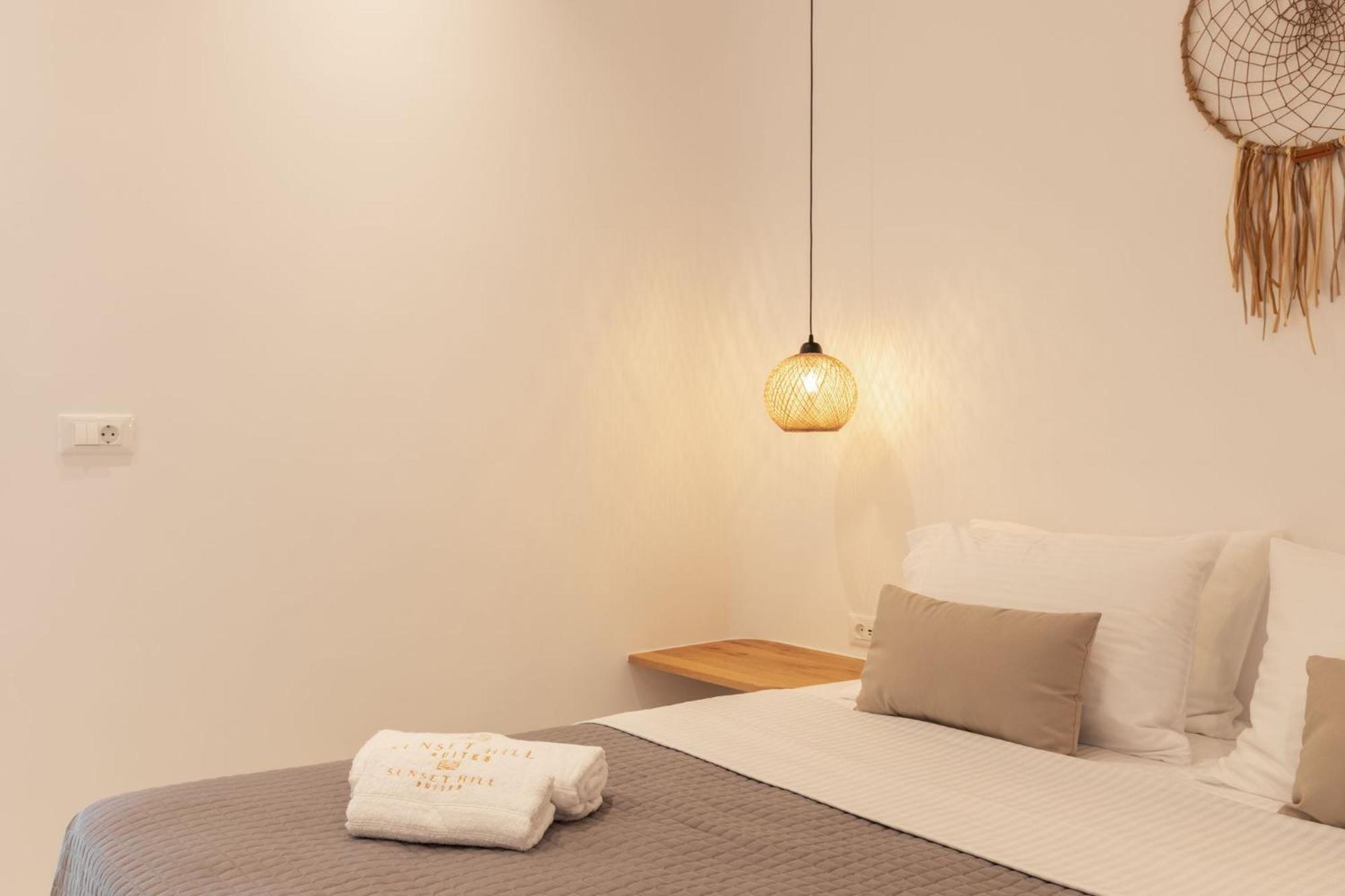 Sunset Hill Suites Mykonos Town Esterno foto